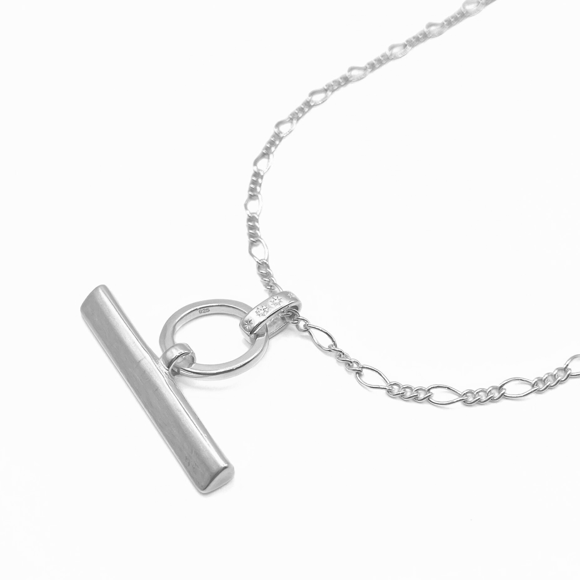 The Coco Flat T Bar Necklace